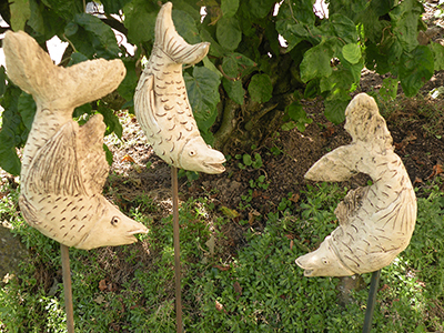 Fischstele in einer Gartenausstellung / Garten Schmuck frostfest