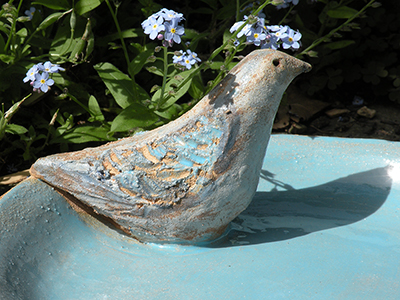 Höri Bodensee Wangen Vogel aus Ton an Vogeltränke Tränke frostfest Garten Schmuck